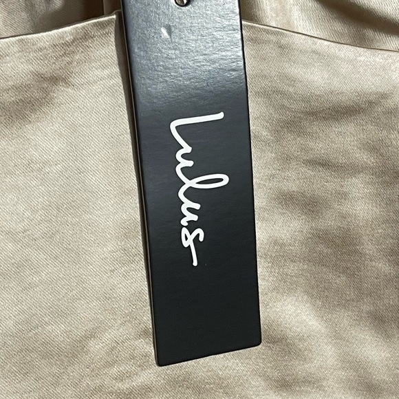 Lulu's Luxe'd Out Champagne Satin Cropped Tank Top in Champagne Size S NWT - Picture 8 of 10